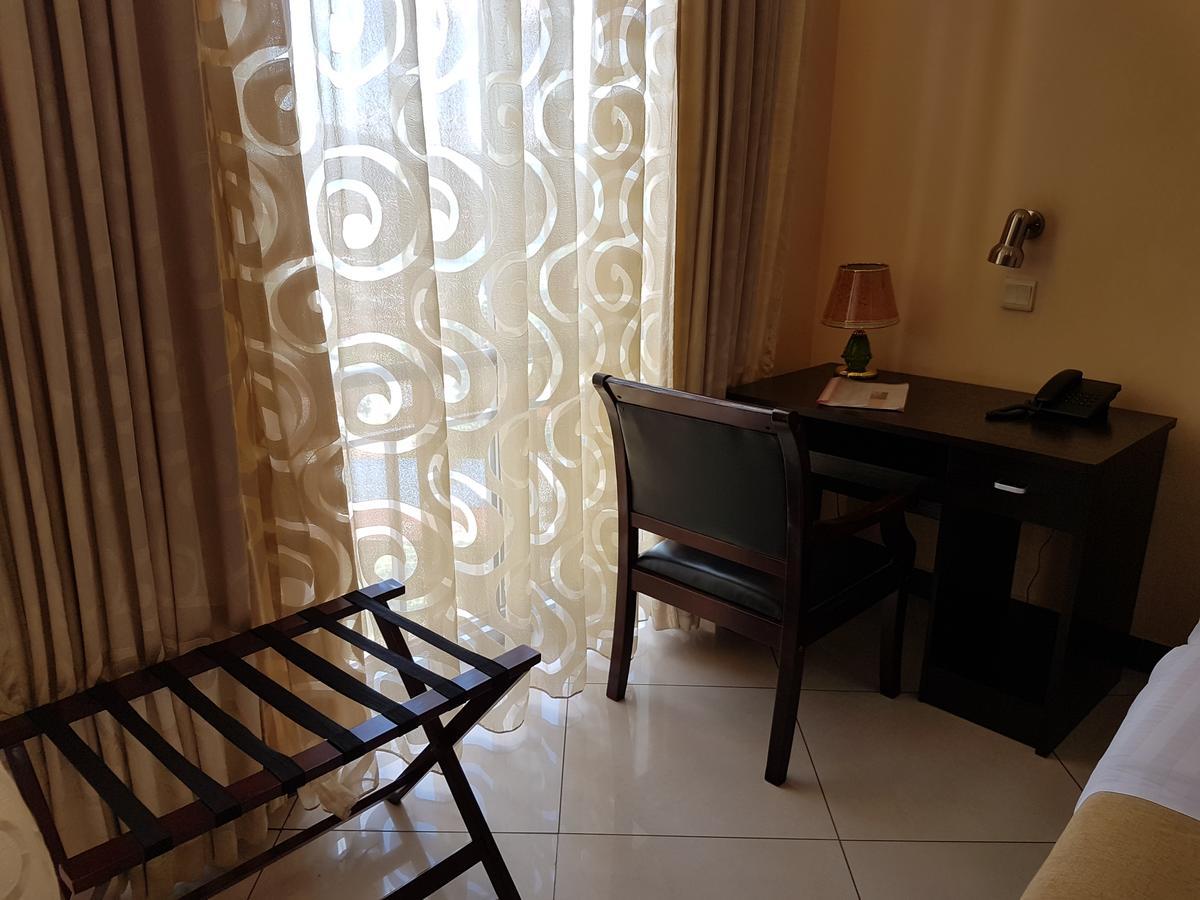 Beausejour Hotel Kigali Extérieur photo